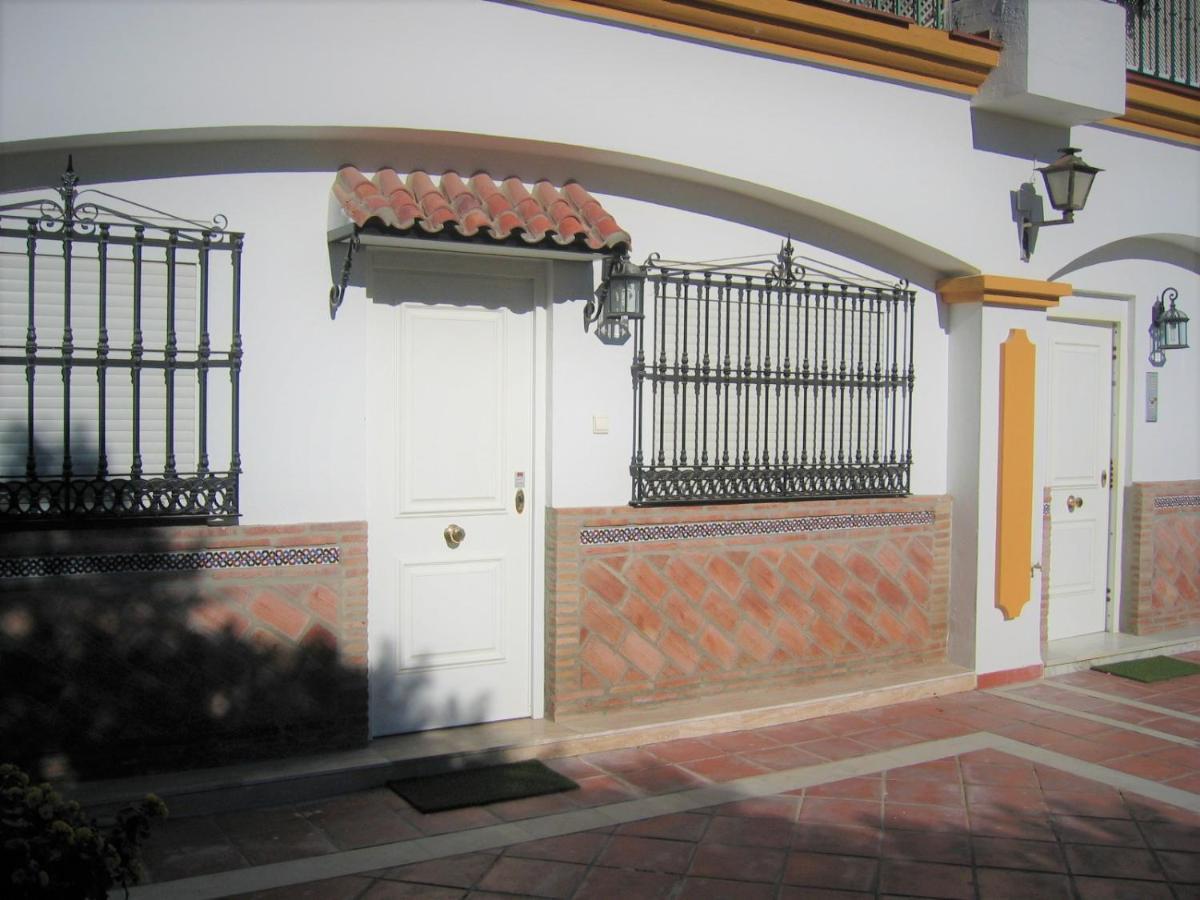 Apartamentos La Libertad Estepona Kültér fotó